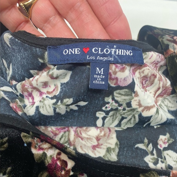 One Clothing Velvet Floral Dress - Picture 7 of 10